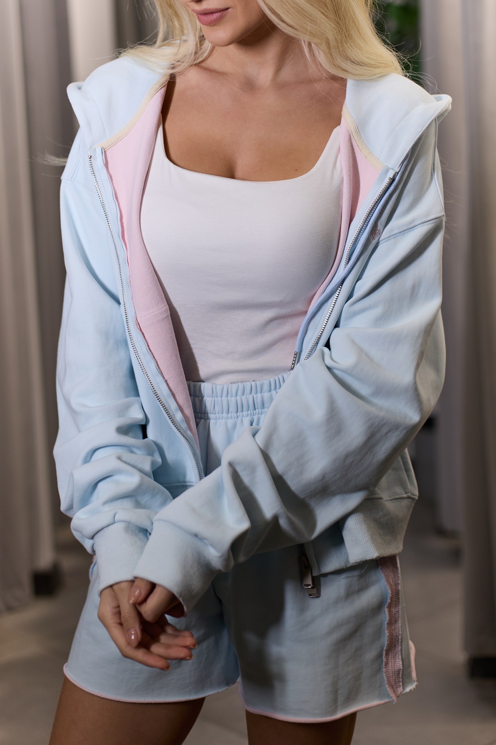 Костюм спортивный с шортами голубой