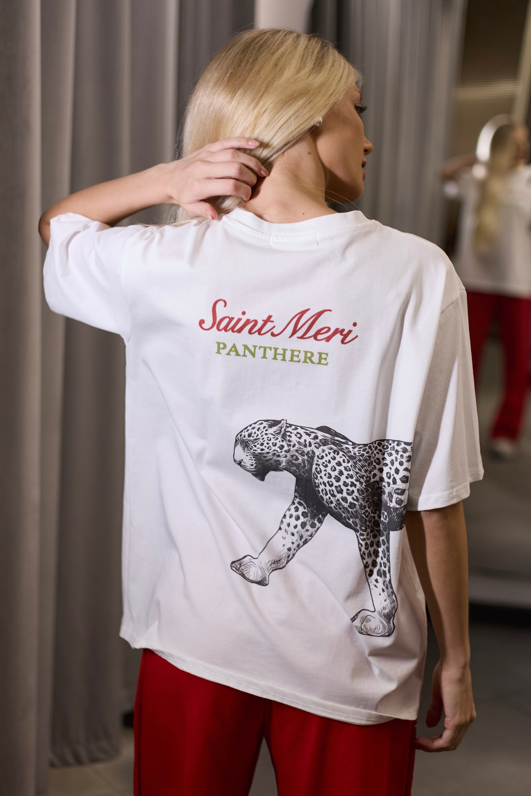 Футболка белая с принтом тигр